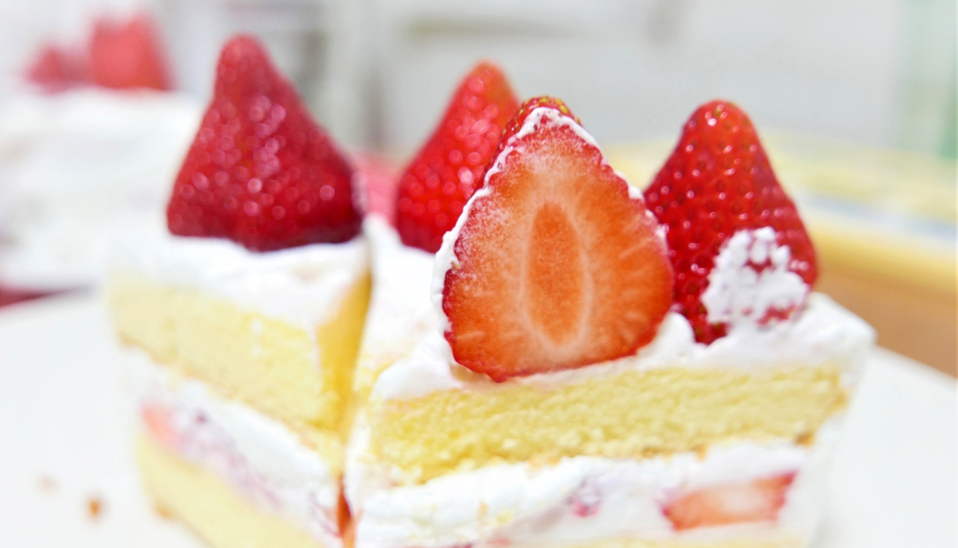 京都市伏見区のFLEUR（フルール）ではキャラケーキ・キャラクターケーキやイラストケーキ、似顔絵ケーキなど、バースデー（お誕生日）や記念日のオリジナルケーキのご注文を承っております。